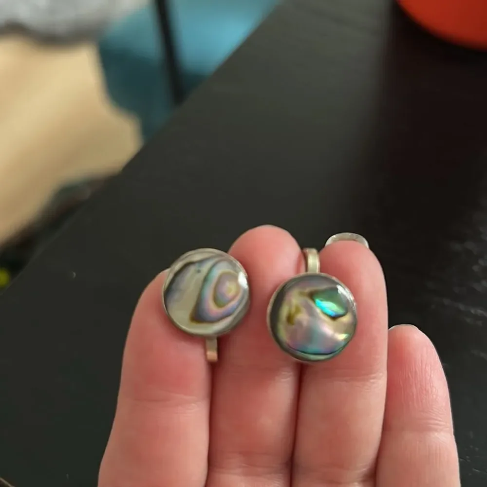 VIntage Signed Alpaca Mexico Sterling screwback earrings with mother of pearl